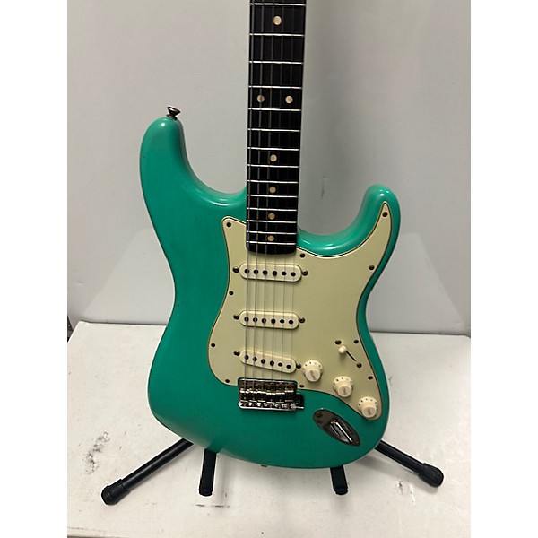 Used Fender Used Fender Custom Shop LTD 62/63 Stratocaster Relic Seafoam Green Solid Body Electric Guitar