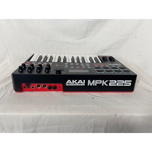 Used Akai Professional Used Akai Professional MPK225 25-Key MIDI Controller