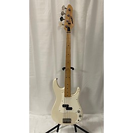 Used Peavey Used Peavey Fury White Electric Bass Guitar