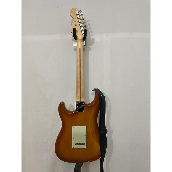 Used Fender Used Fender American Performer Stratocaster SSS Honey Burst Solid Body Electric Guitar