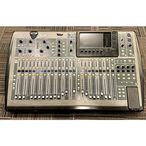 Used Behringer Used Behringer X32 40-Channel Digital Mixer Powered Mixer