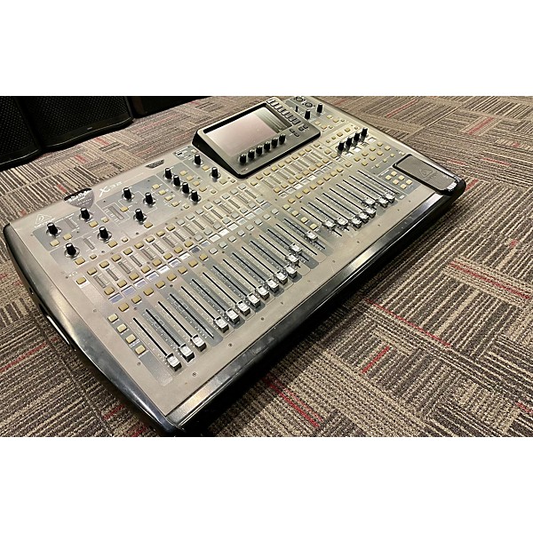 Used Behringer Used Behringer X32 40-Channel Digital Mixer Powered Mixer