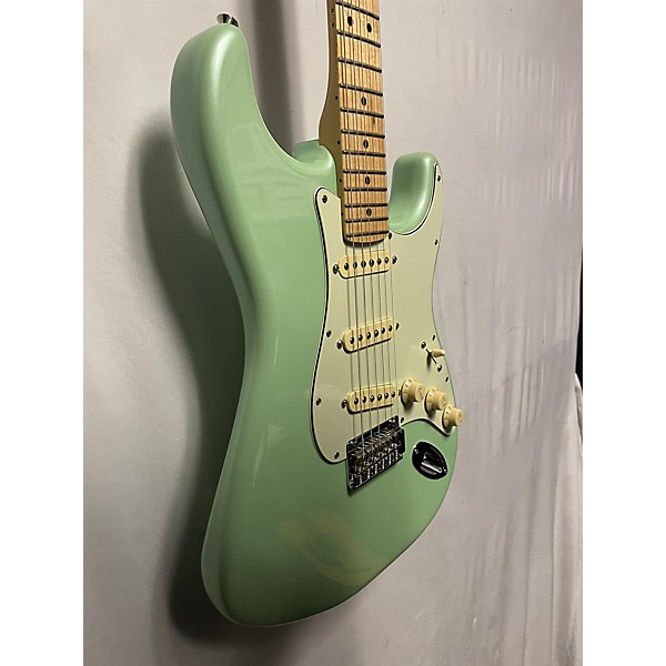 Used Fender Used Fender Modern Player Stratocaster Seafoam Green Solid Body Electric Guitar