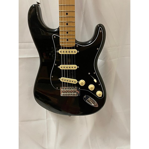 Used Fender Used Fender Player Stratocaster Black Solid Body Electric Guitar