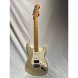 Used Fender Used Fender 60th Anniversary Stratocaster Blizzard Pearl Solid Body Electric Guitar