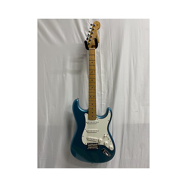 Used Fender Used Fender Player Stratocaster Lake Placid Blue Solid Body Electric Guitar