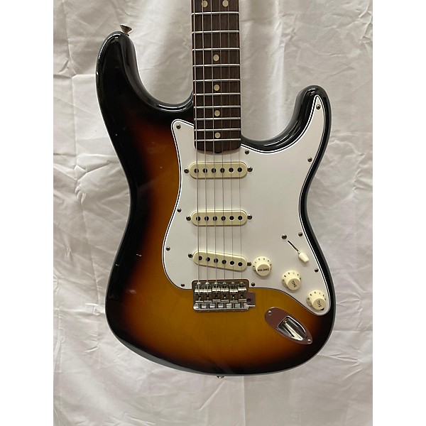 Used Fender Used 2020 Fender 1964 Journeyman Relic Stratocaster 3 Color Sunburst Solid Body Electric Guitar