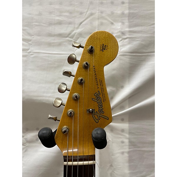 Used Fender Used 2020 Fender 1964 Journeyman Relic Stratocaster 3 Color Sunburst Solid Body Electric Guitar