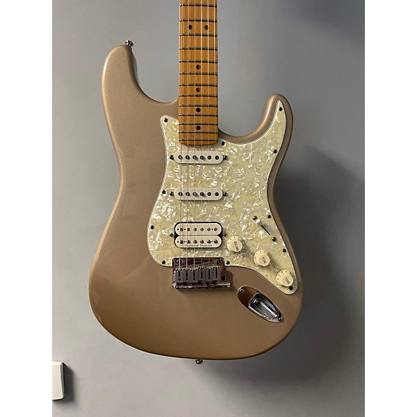 Used Fender Used 1996 Fender American Standard Stratocaster HSS Champagne Solid Body Electric Guitar