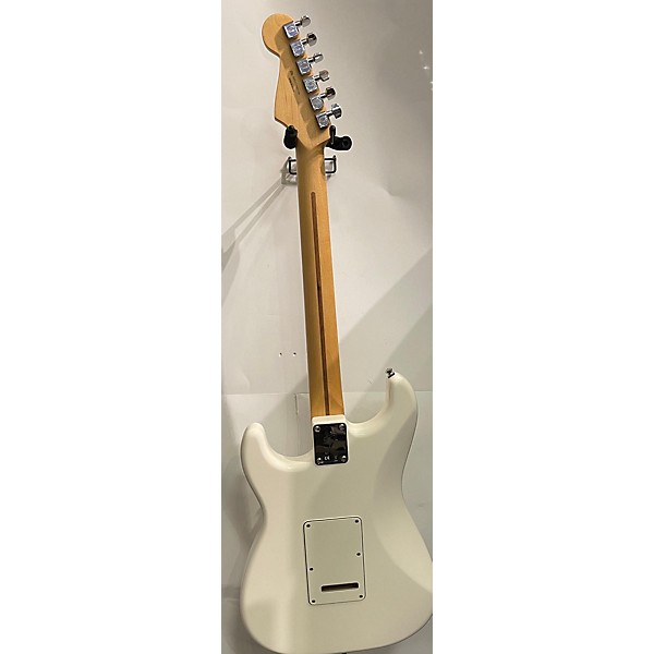 Used Fender Used Fender Player Stratocaster Polar White Solid Body Electric Guitar