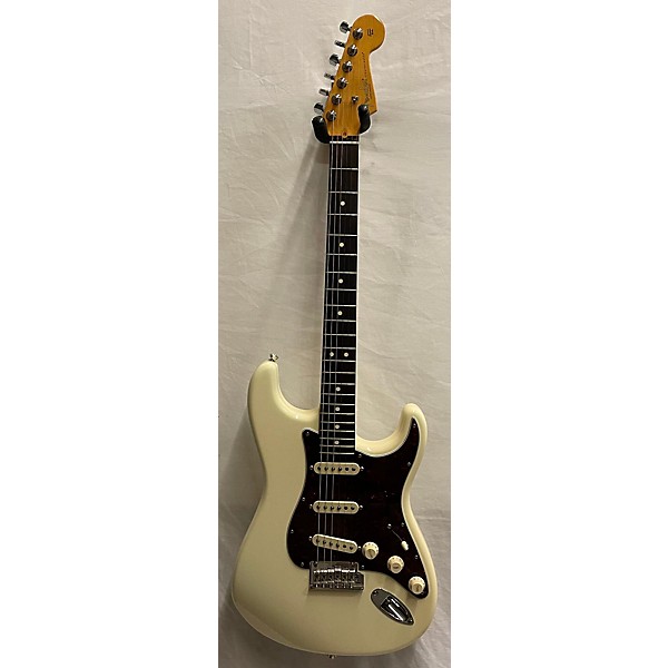 Used Fender Used Fender American Professional II Stratocaster Olympic White Solid Body Electric Guitar