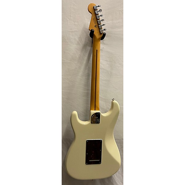 Used Fender Used Fender American Professional II Stratocaster Olympic White Solid Body Electric Guitar