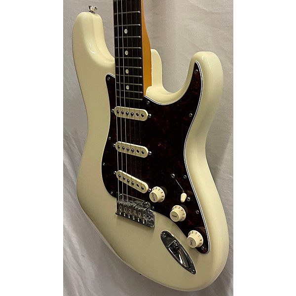 Used Fender Used Fender American Professional II Stratocaster Olympic White Solid Body Electric Guitar