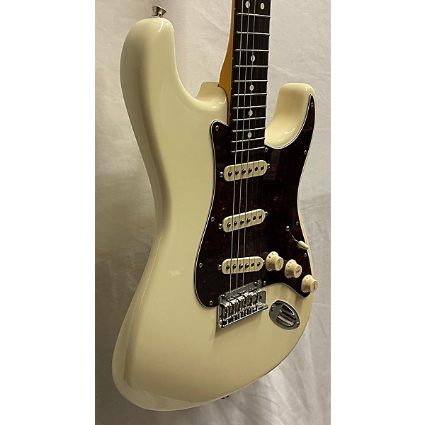 Used Fender Used Fender American Professional II Stratocaster Olympic White Solid Body Electric Guitar