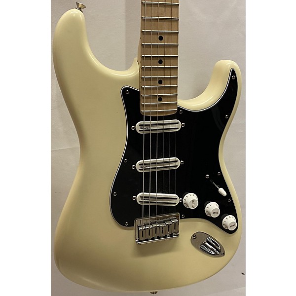 Used Fender Used 2008 Fender Artist Series Billy Corgan Signature Stratocaster Olympic White Solid Body Electric Guitar