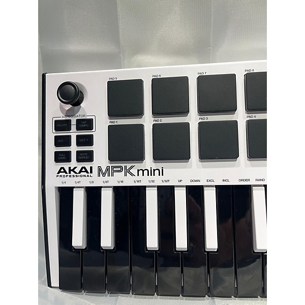 Used Akai Professional 2021 MPK Mini MKII MIDI Controller