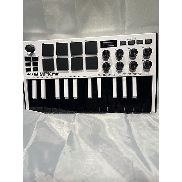 Used Akai Professional 2021 MPK Mini MKII MIDI Controller