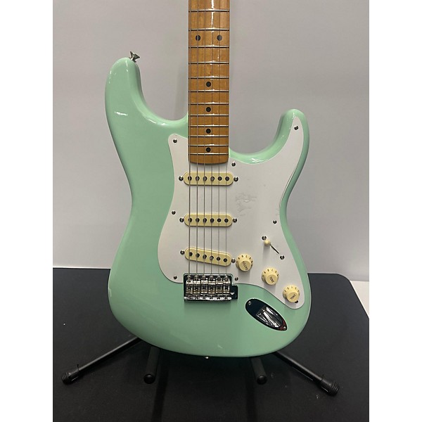 Used Fender Used Fender Classic Series 1950S Stratocaster Surf Green Solid Body Electric Guitar