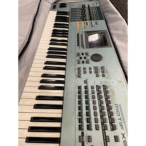 Used Yamaha Motif XS6 61 Key Keyboard Workstation