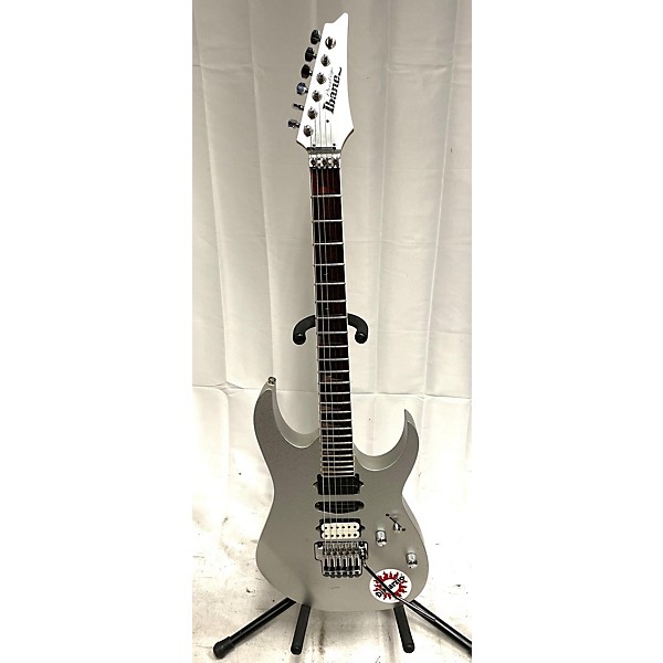 Used Ibanez Used Ibanez RG2570E Silver Solid Body Electric Guitar