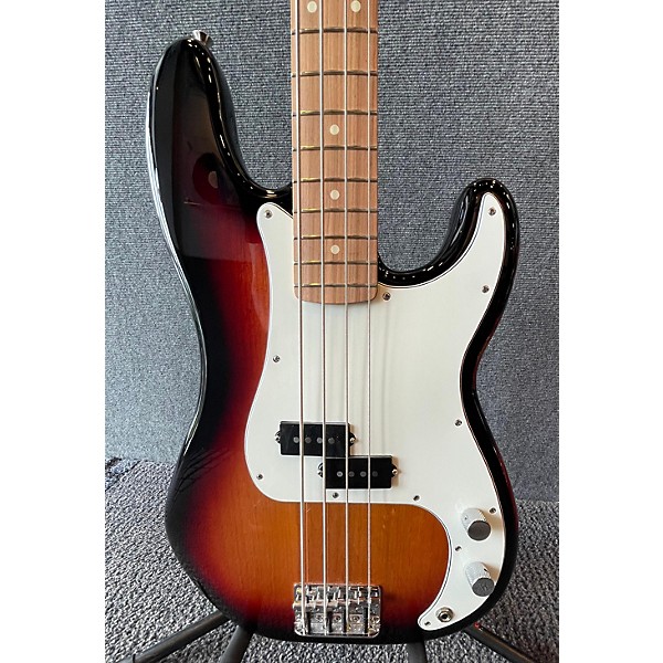 Used Fender Used Fender Player Precision Bass 3 Color Sunburst Electric Bass Guitar