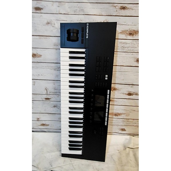 Used Native Instruments Used Native Instruments Komplete Kontrol S49 MK2 MIDI Controller