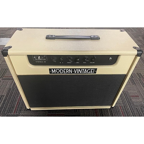 Used Modern Vintage Used Modern Vintage Vintage 20 Tube Guitar Combo Amp