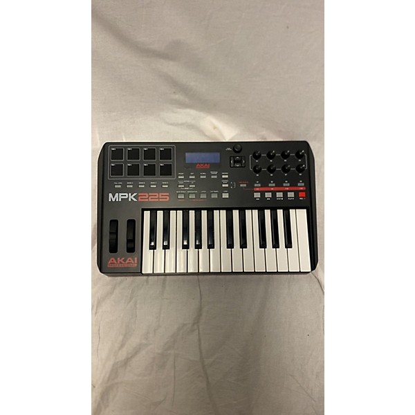 Used Akai Professional Used Akai Professional MPK225 25-Key MIDI Controller