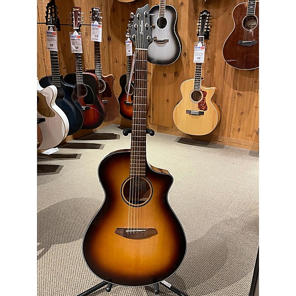 Used Breedlove Used Breedlove Discovery Concert Cutaway 3 Color Sunburst Acoustic Electric Guitar