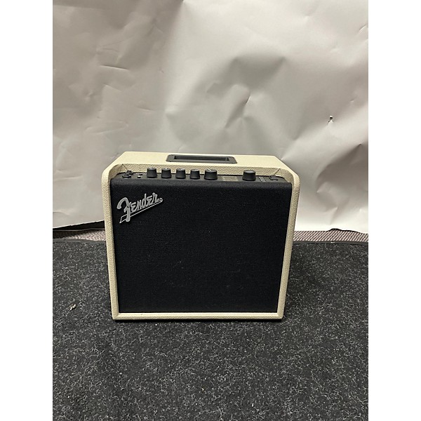 Used Fender Used Fender Mustang LT25 25W 1x8 Guitar Combo Amp