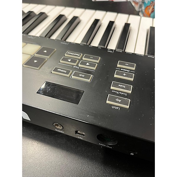 Used Novation Used Novation Launchkey 37 MIDI Controller