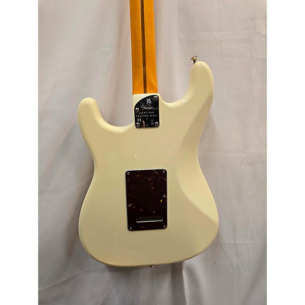 Used Fender Used 2020 Fender American Professional II Stratocaster Olympic White Solid Body Electric Guitar