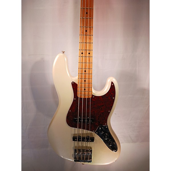 Used Fender Used Fender Player Plus Active Jazz Bass White Electric Bass Guitar