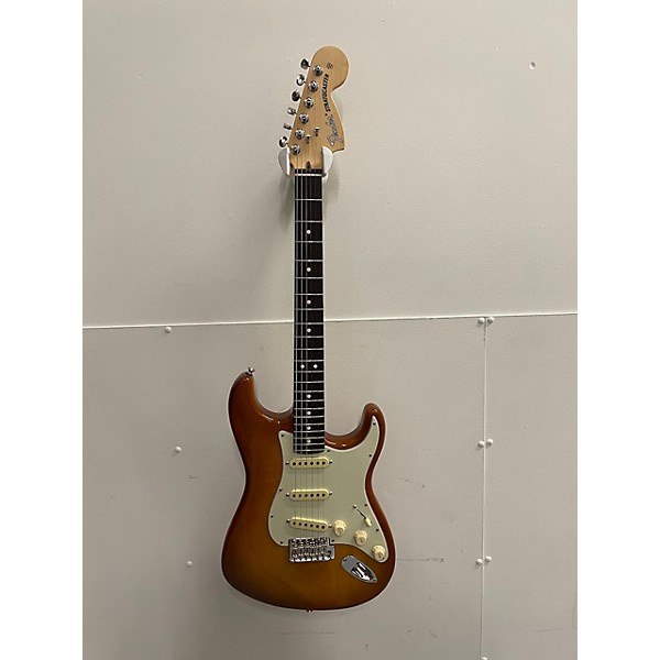 Used Fender Used Fender American Performer Stratocaster SSS Honey Burst Solid Body Electric Guitar