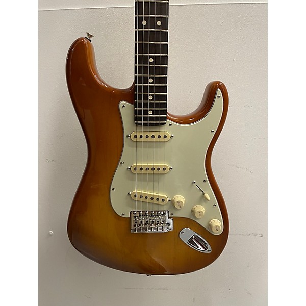 Used Fender Used Fender American Performer Stratocaster SSS Honey Burst Solid Body Electric Guitar