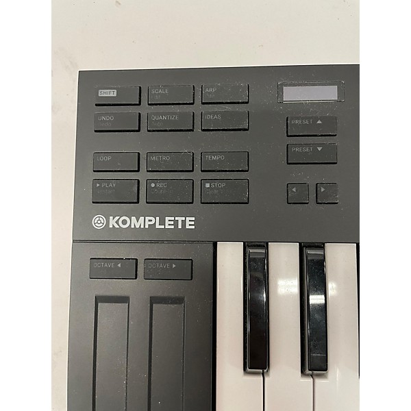 Used Used Native Instruments KOMPLETE KONTROL M32 Keyboard Workstation