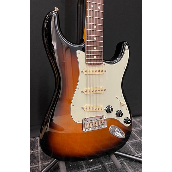 Used Fender Used Fender American Professional II Stratocaster 3 Tone Sunburst Solid Body Electric Guitar