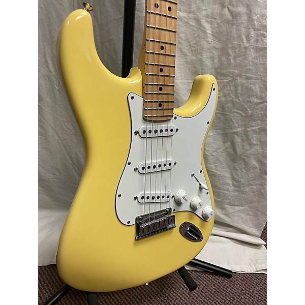 Used Fender Used Fender Player Stratocaster Buttercream Solid Body Electric Guitar