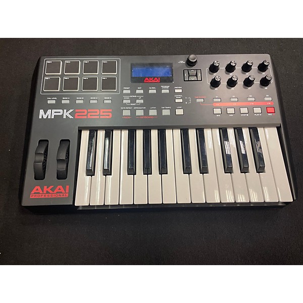 Used Akai Professional Used Akai Professional MPK225 25-Key MIDI Controller