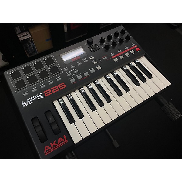 Used Akai Professional Used Akai Professional MPK225 25-Key MIDI Controller