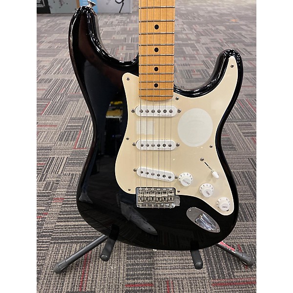 Used Fender Used Fender Artist Series Eric Clapton Stratocaster Blackie Solid Body Electric Guitar