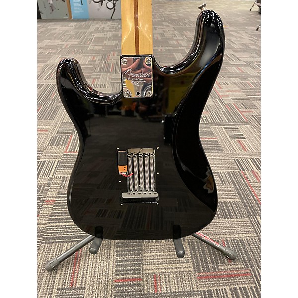 Used Fender Used Fender Artist Series Eric Clapton Stratocaster Blackie Solid Body Electric Guitar