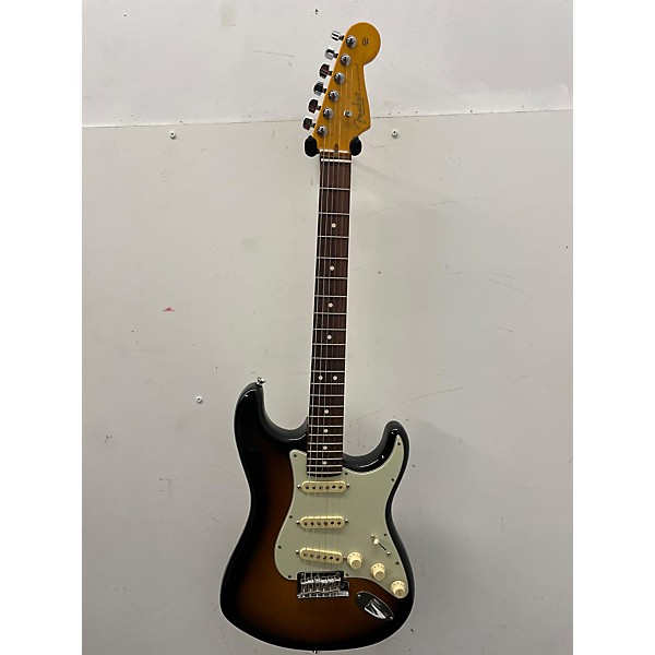 Used Fender Used Fender American Professional II Stratocaster 2 Tone Sunburst Solid Body Electric Guitar