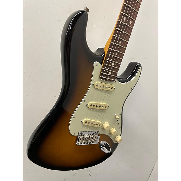 Used Fender Used Fender American Professional II Stratocaster 2 Tone Sunburst Solid Body Electric Guitar