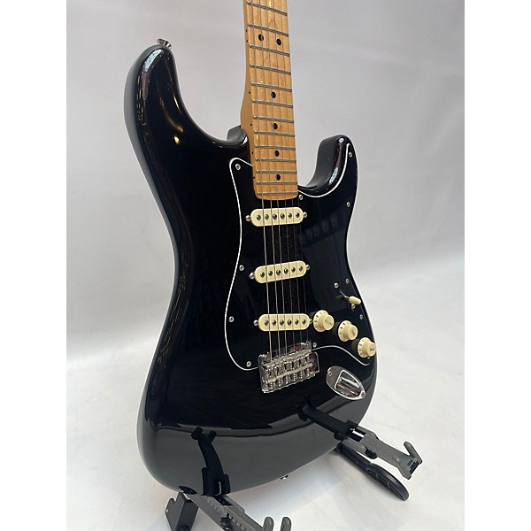 Used Fender Used Fender Player Stratocaster Black Solid Body Electric Guitar