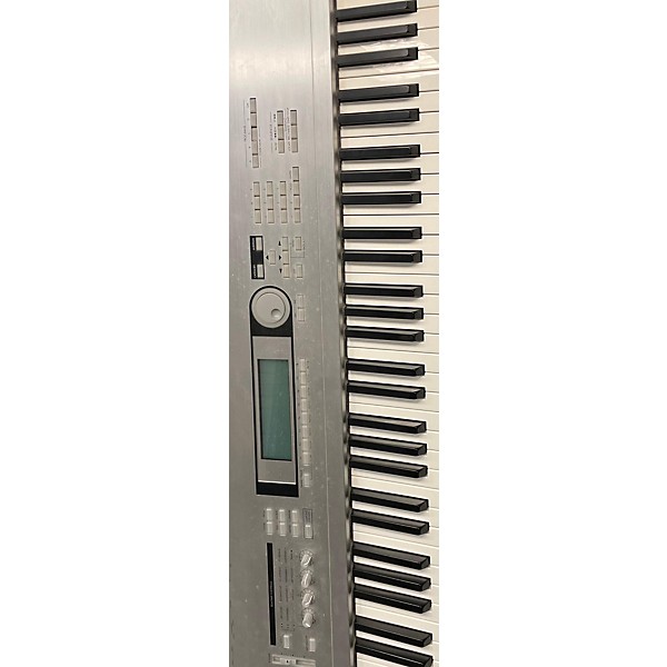 Used KORG Triton Le 88 Key Keyboard Workstation