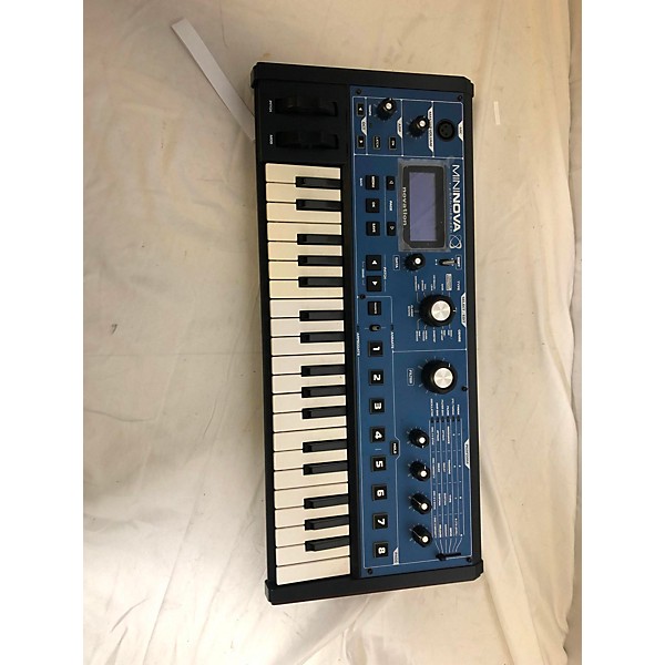 Used Novation Used Novation LAUNCHKEY 37 MIDI Controller