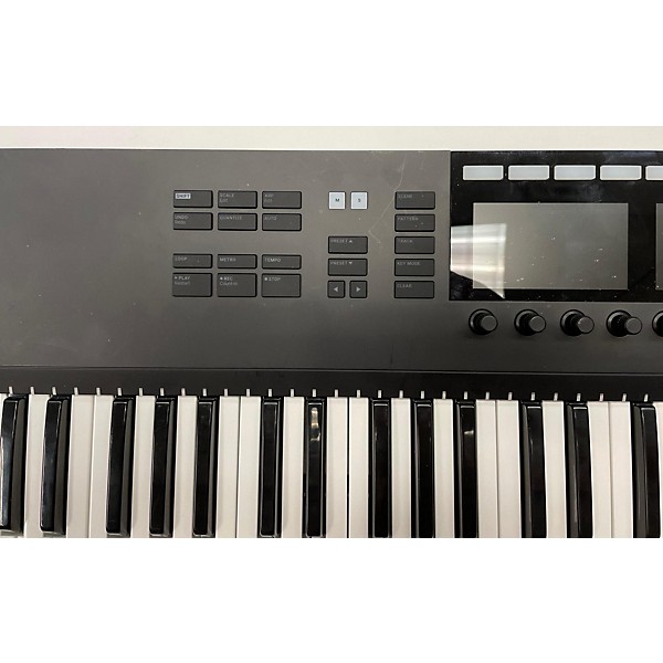 Used Native Instruments Used Native Instruments Komplete Kontrol S61 MK2 MIDI Controller