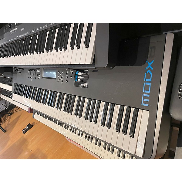 Used Yamaha Used Yamaha MOXF8 88 Key Keyboard Workstation