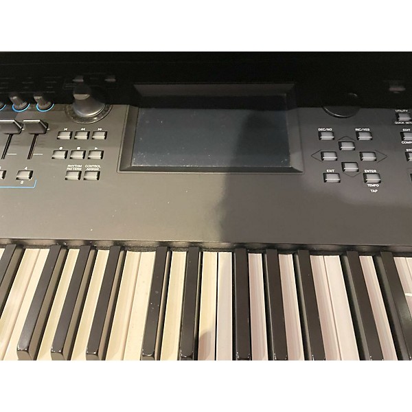 Used Yamaha Used Yamaha MOXF8 88 Key Keyboard Workstation